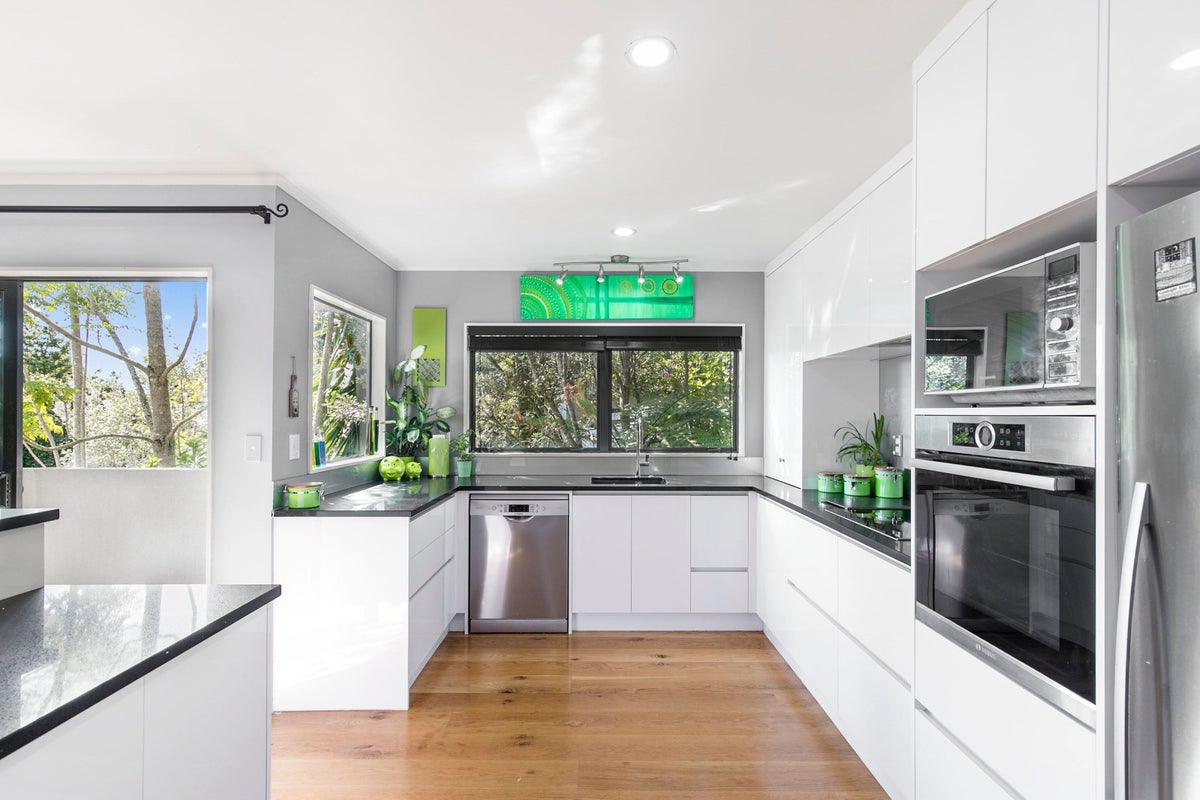 2/113 Stredwick Drive, Torbay, Auckland - Carousel 2