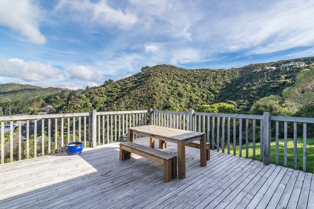 12 Caldwell Street, Karori, Wellington - Carousel 2