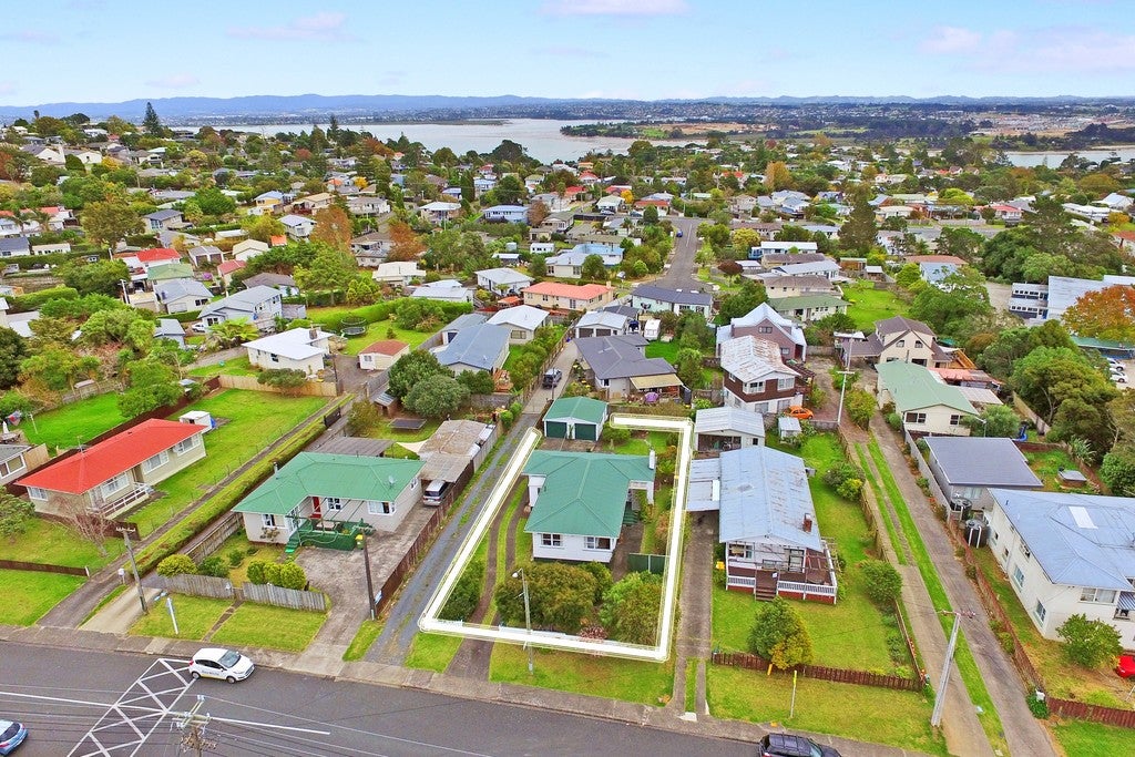 34 Tramway Road, Beach Haven, Auckland - Carousel 2