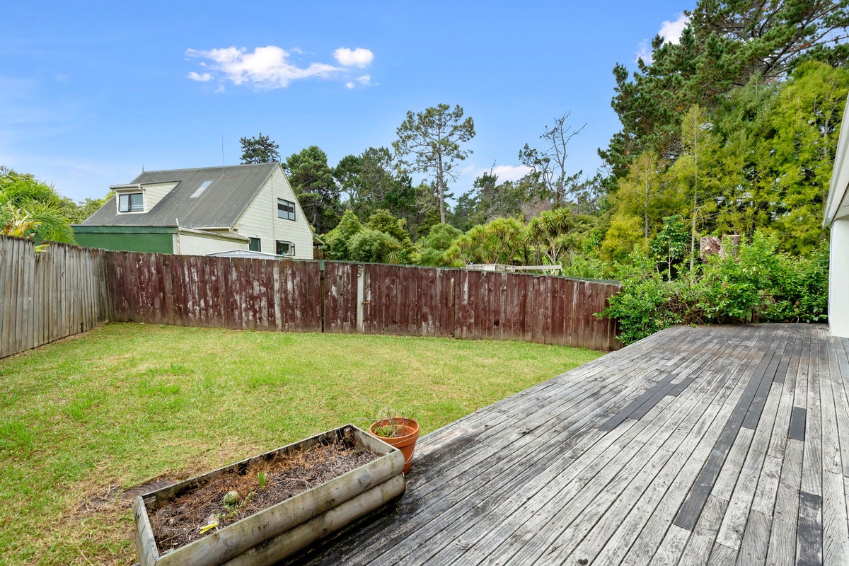 2/19 Erica Road, Sunnynook, Auckland - Carousel 14