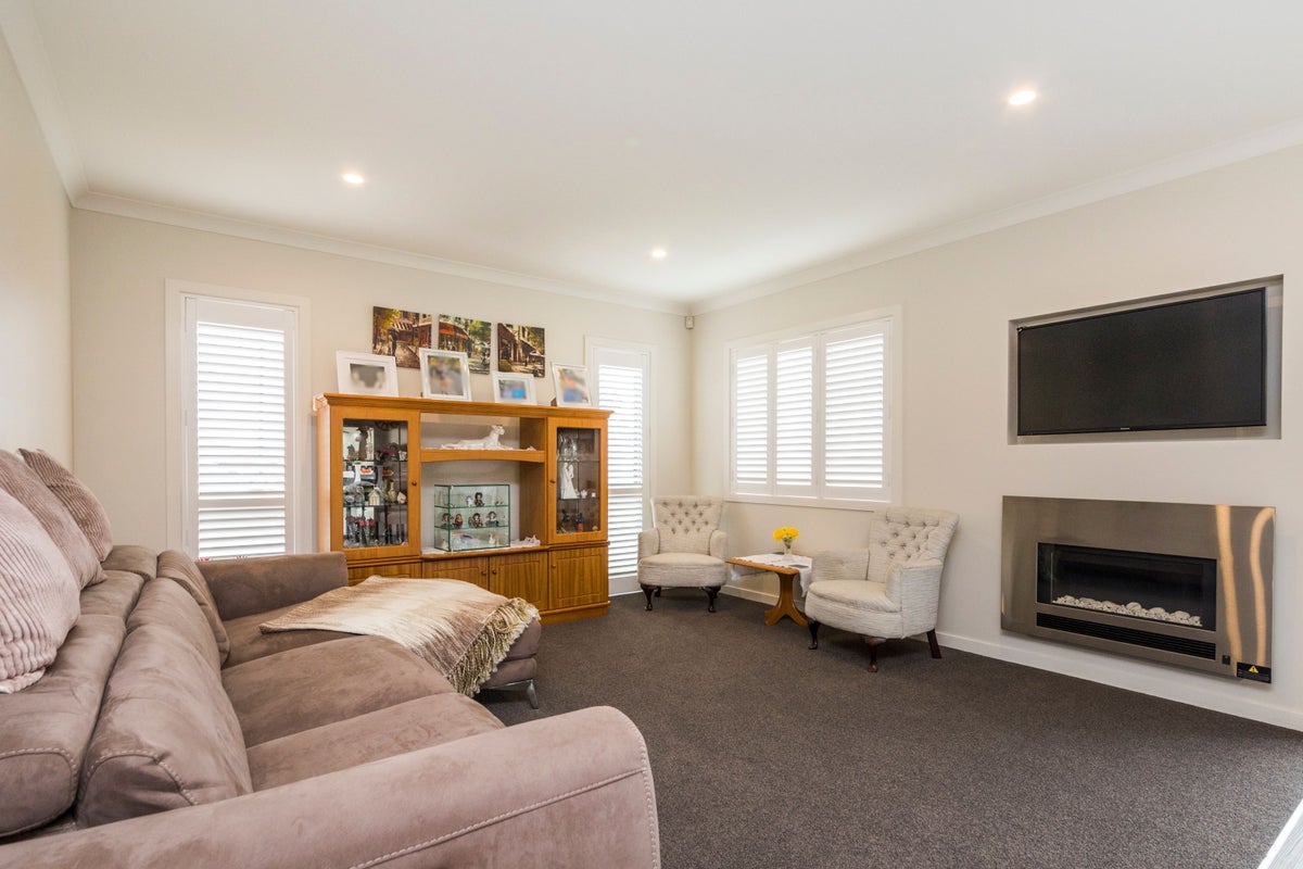 24 Dogwood Way, Milson, Palmerston North - Carousel 2