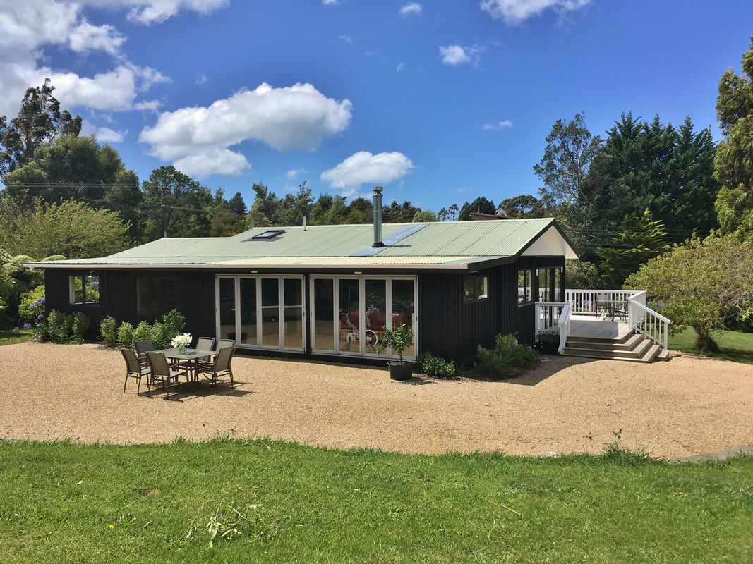 35 Rangihaeata Road, Takaka - Carousel 10