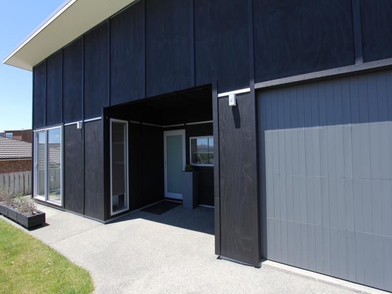 29 Ashwood Street, Woodridge, Wellington - Carousel 1