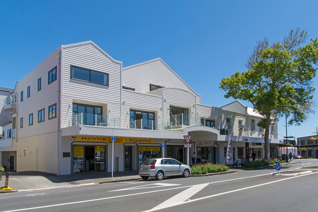1/5 Cook Street, Howick, Auckland - Carousel 2