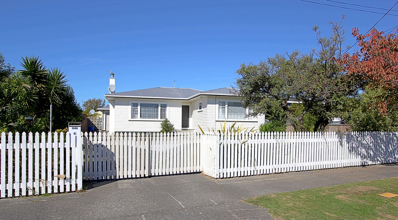13 Hurst Avenue, Maraenui, Napier - Carousel 17