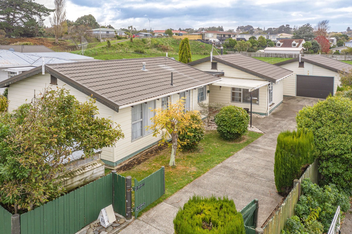88 Devon Road, Springvale, Whanganui - Carousel 1
