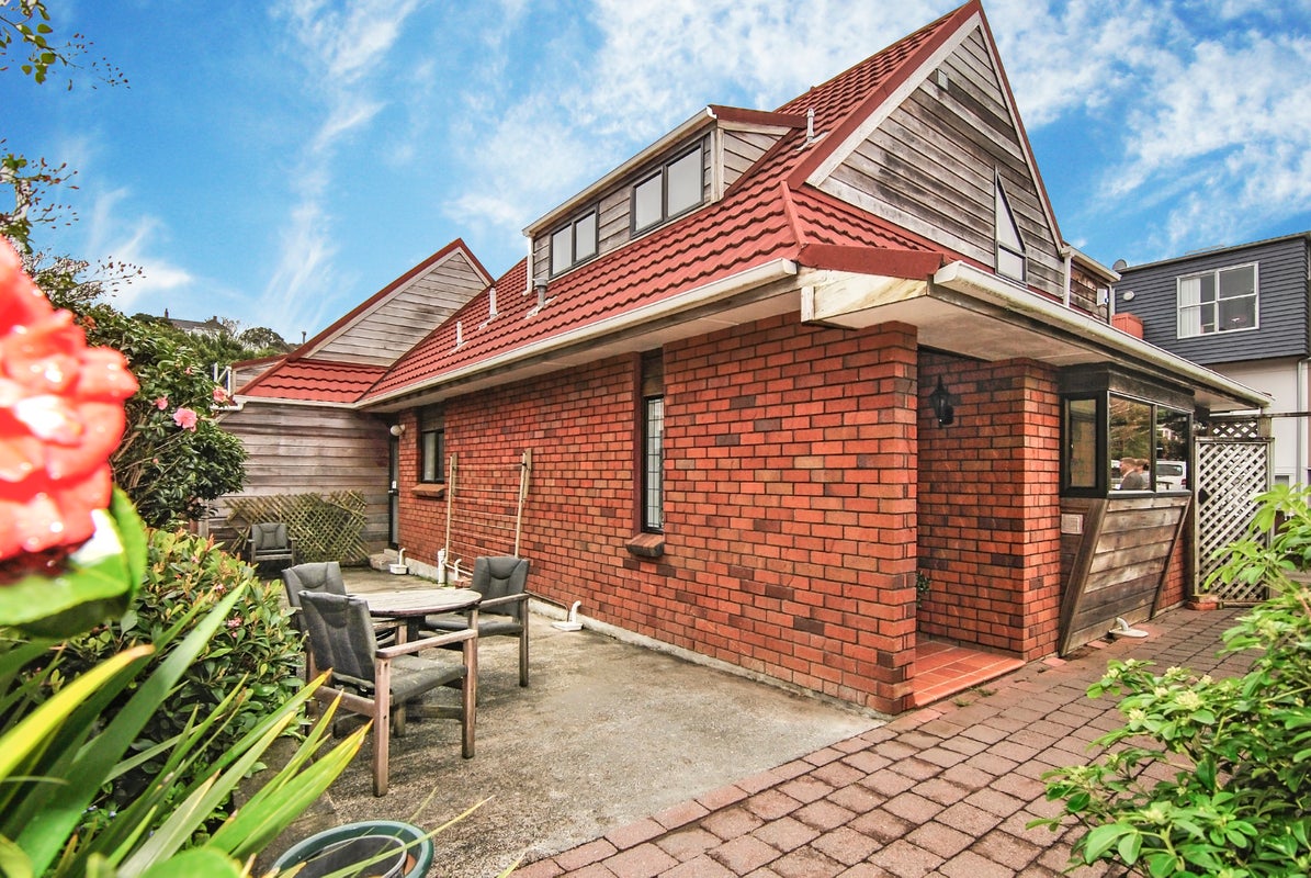 14C Agra Cres, Khandallah, Wellington - Carousel 2