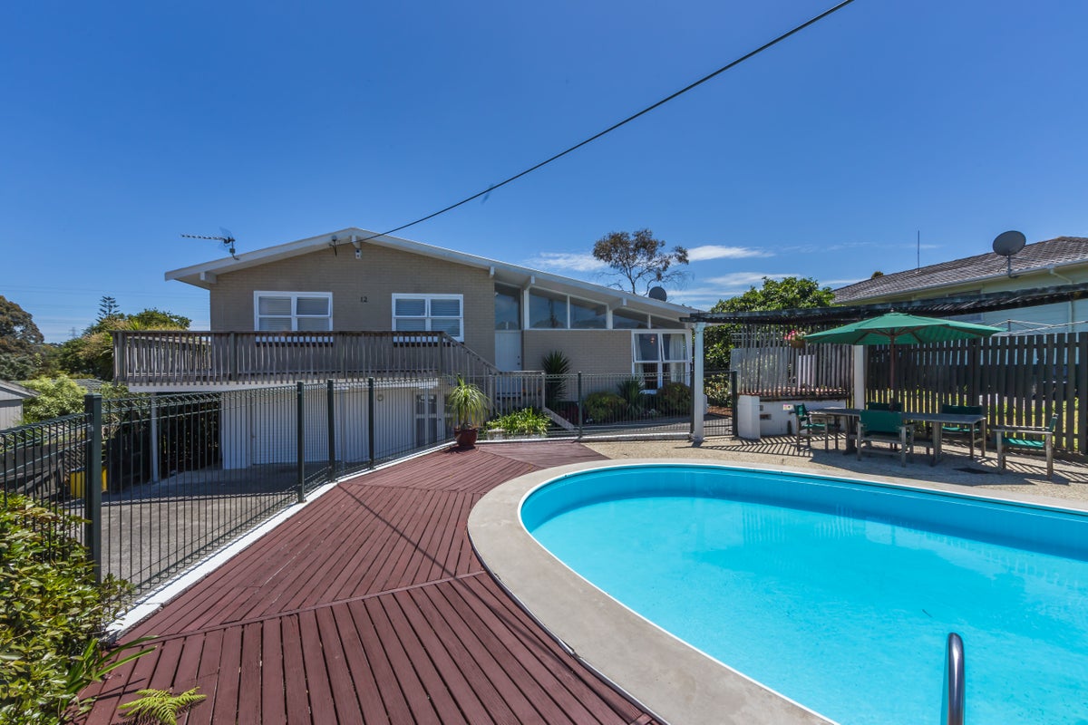 12 Makora Road, Massey, Auckland - Carousel 2