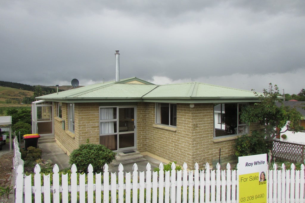 21 Dale Crescent, East Gore, Gore - Carousel 2