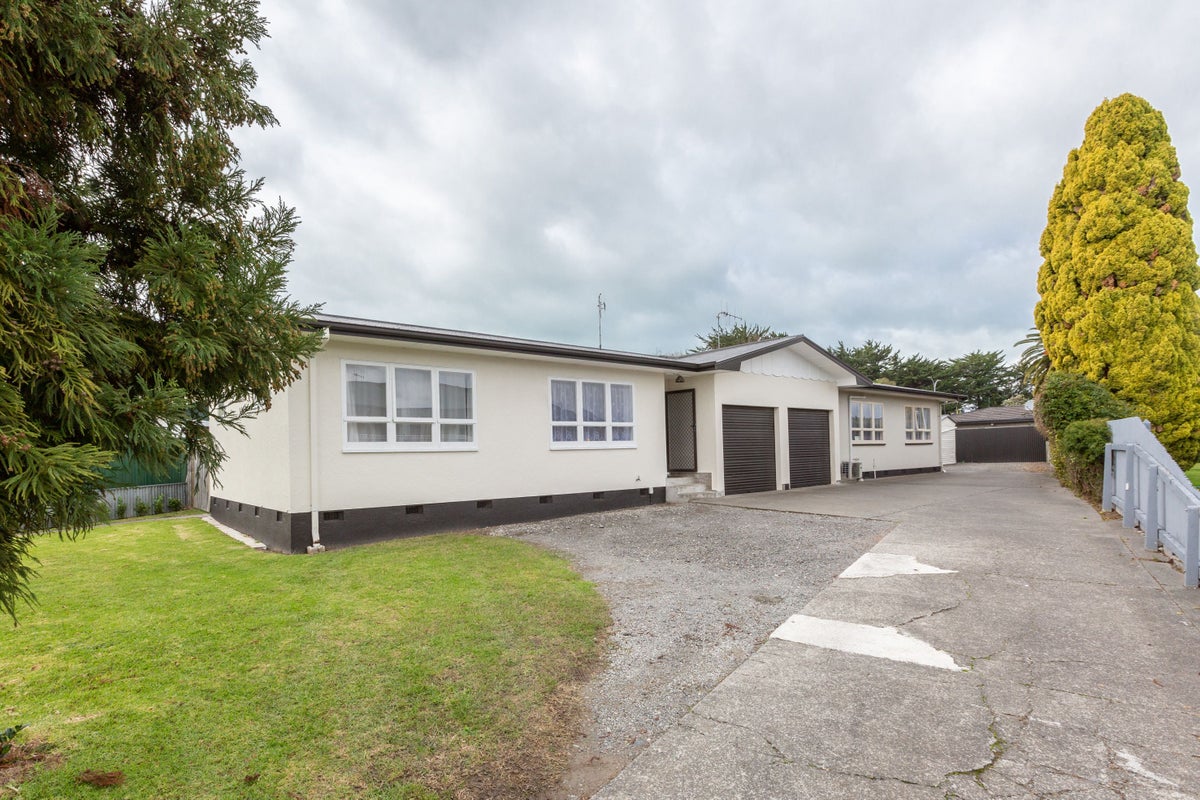 51A EXETER CRESCENT, PIRIMAI, NAPIER - Carousel 1