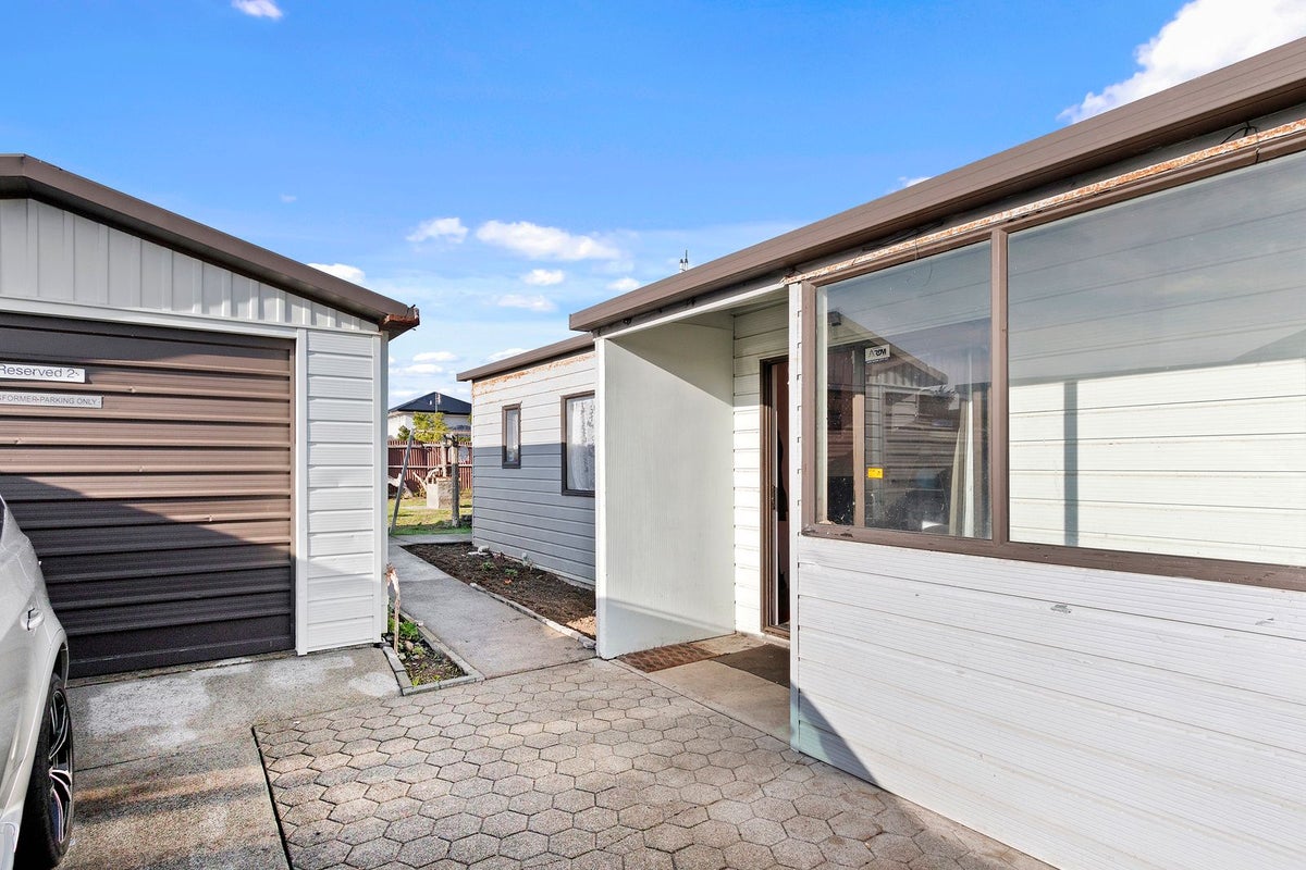 2/19 Oram Avenue, New Brighton, Christchurch - Carousel 1