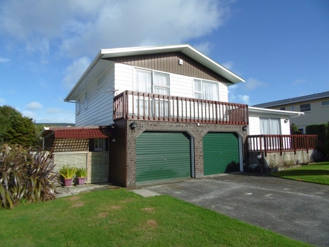 28 Annan Grove, Papakowhai, Porirua - Carousel 1
