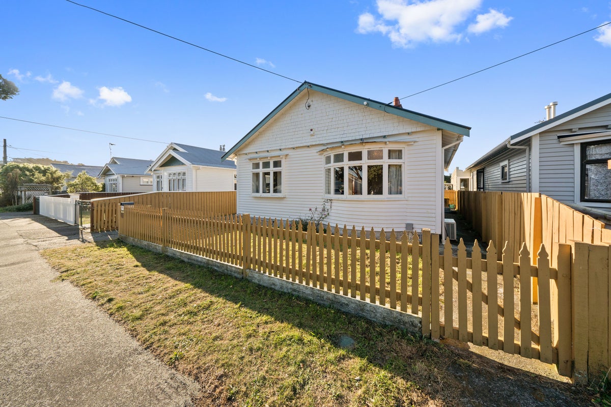55 Brussels Street, Miramar, Wellington - Carousel 1