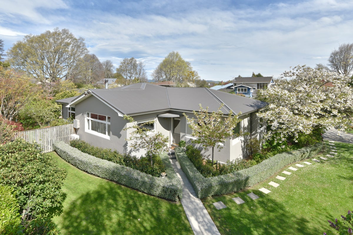 69 Kotare Street, Fendalton, Christchurch - Carousel 1