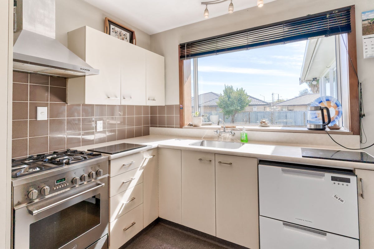 40 Ariki Place, Hei Hei, Christchurch - Carousel 2