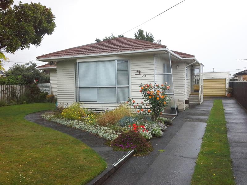 258 Mangorei Road, Merrilands, New Plymouth - Carousel 1