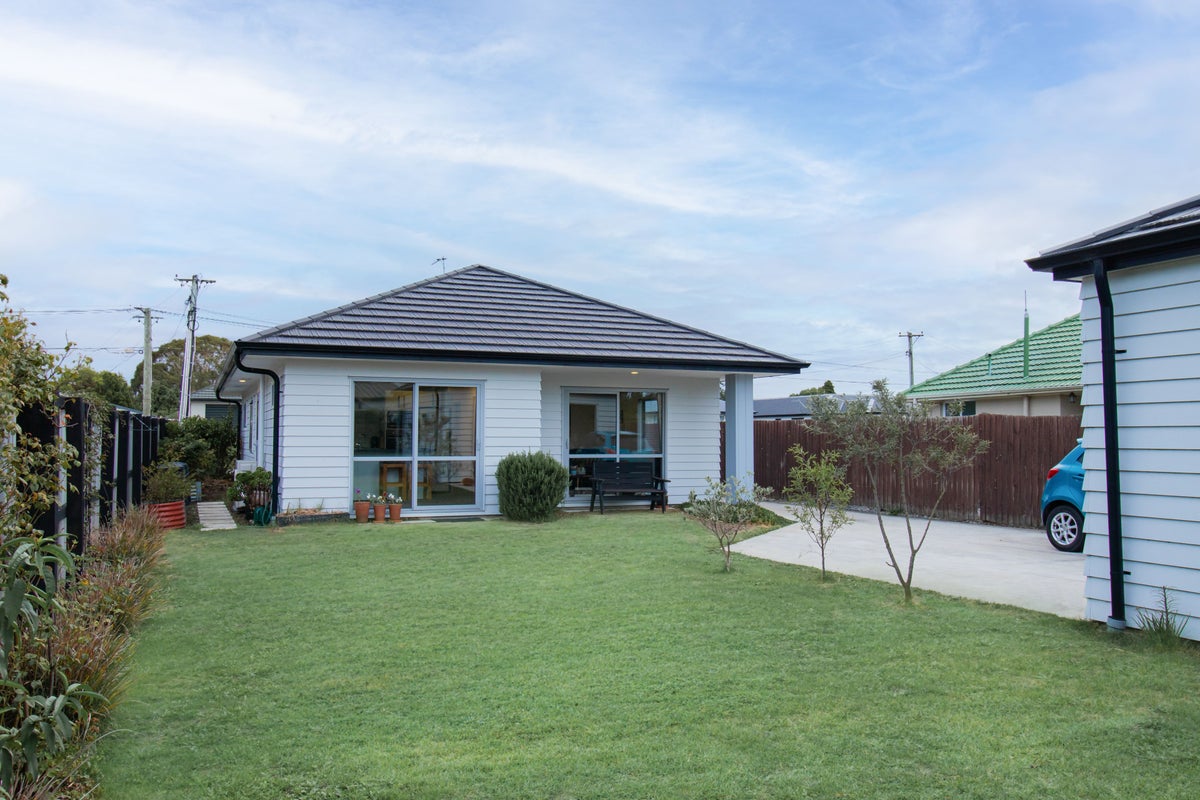 1/79 Ottawa Road, Wainoni, Christchurch - Carousel 1