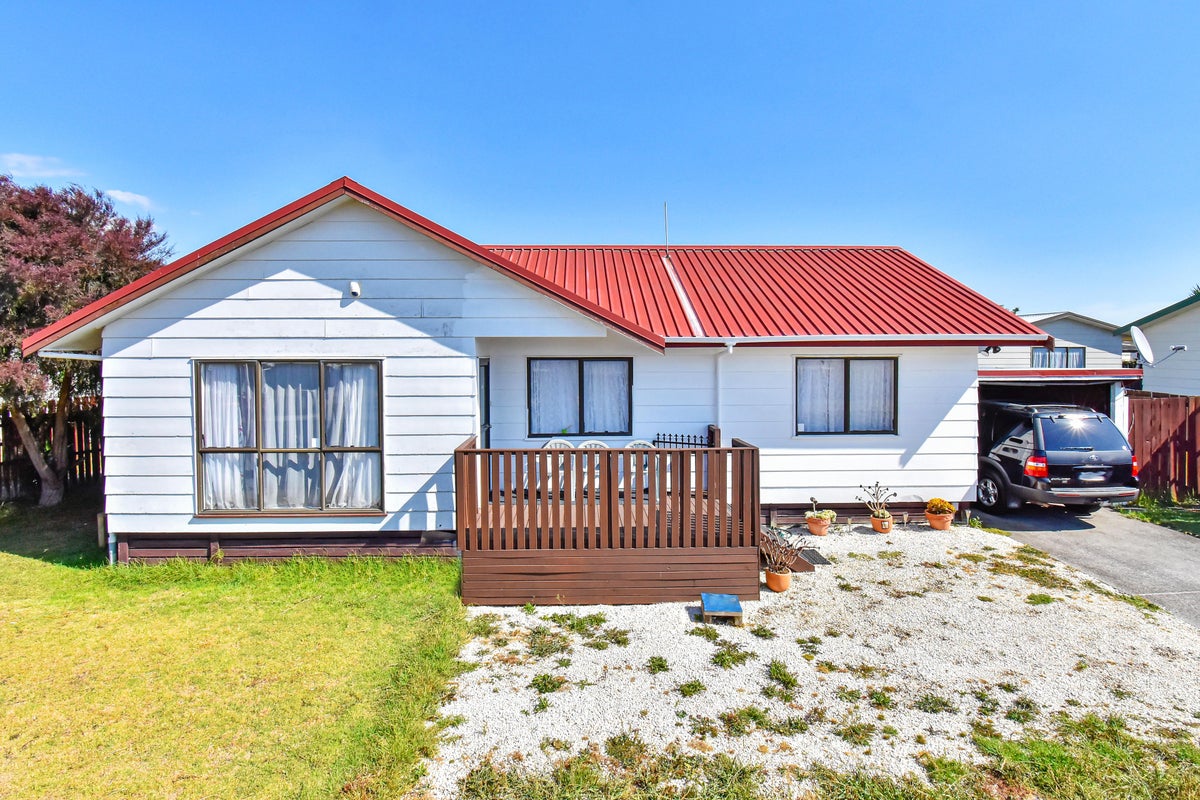 1/5 Volta Place, Clendon Park, Auckland - Carousel 1