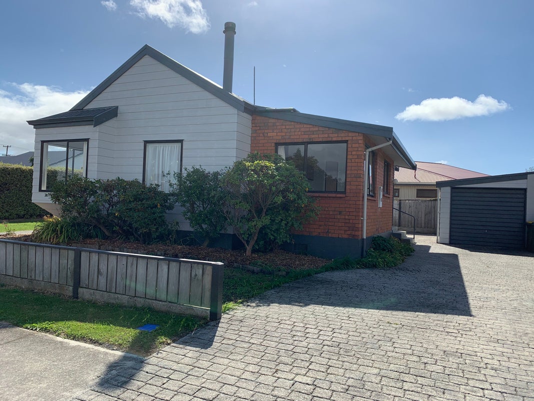 21 High Street, Balclutha - Carousel 1