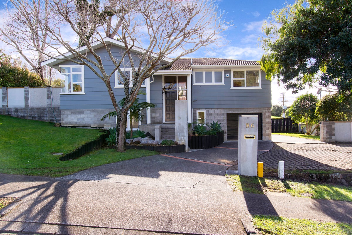 86 Advene Road, Cockle Bay, Auckland - Carousel 2