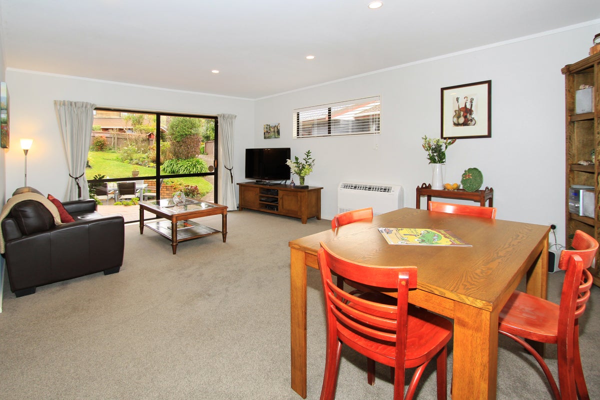 11 Maywood Grove, Churton Park, Wellington - Carousel 10