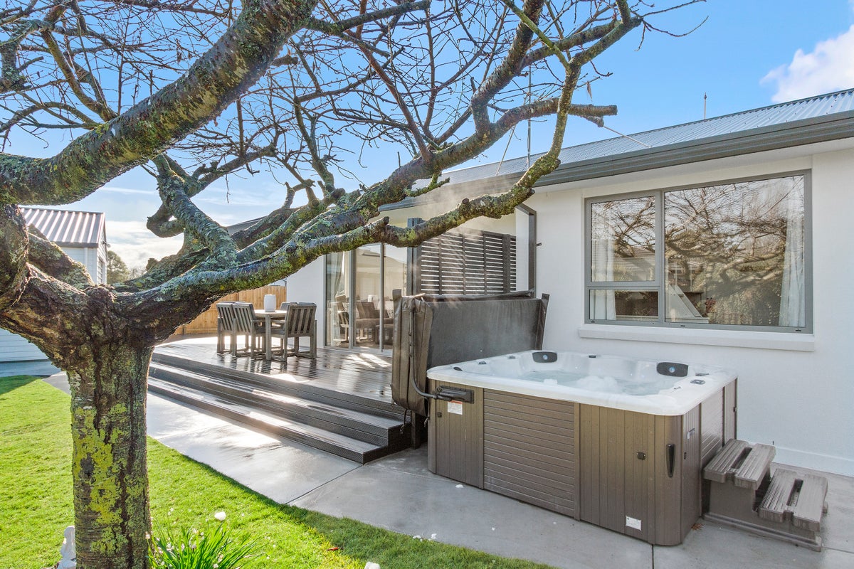 27 Caithness Street, New Brighton, Christchurch - Carousel 2