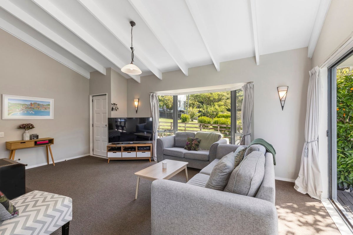 45 Rawhiti Street, Stokes Valley, Lower Hutt - Carousel 2