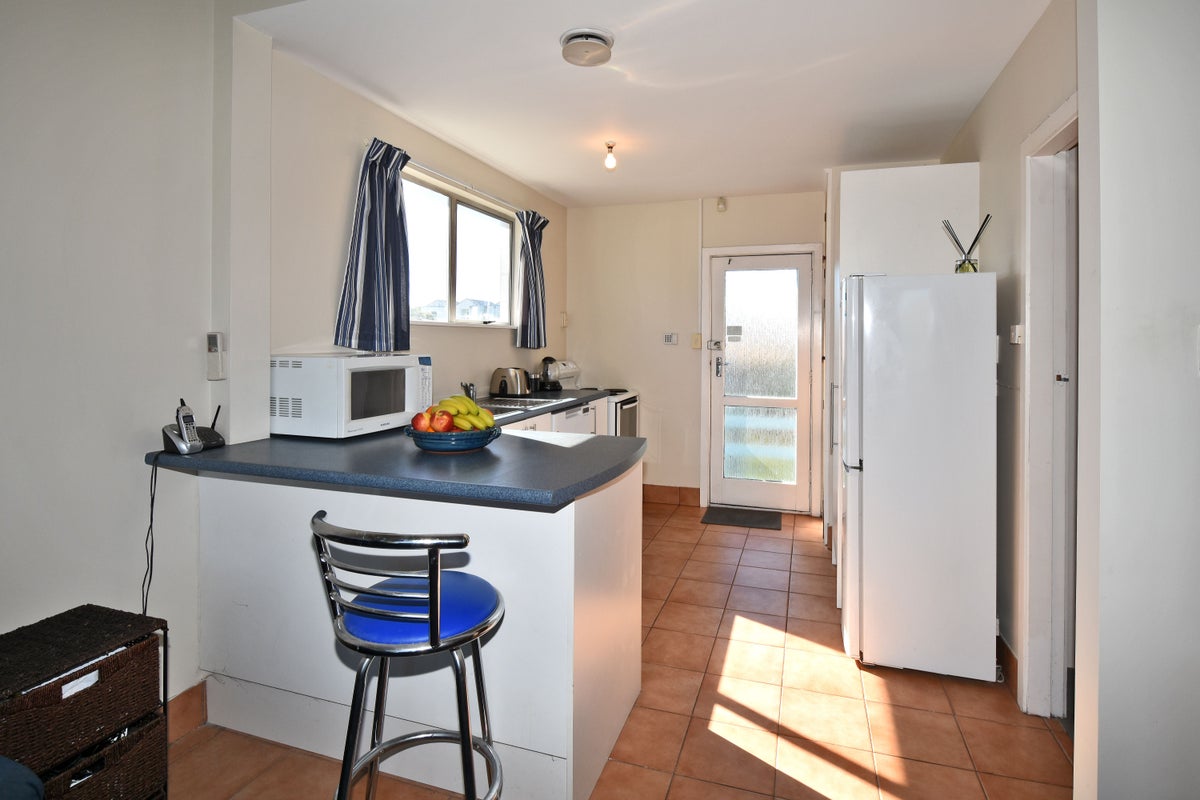 2/11 Boon Street, Sydenham, Christchurch - Carousel 2