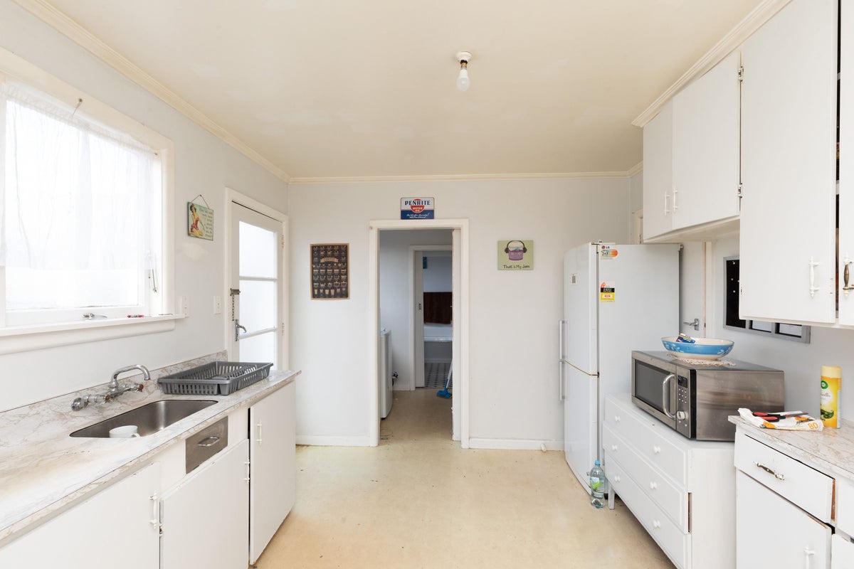 110 Avondale Road, Avondale, Christchurch - Carousel 2
