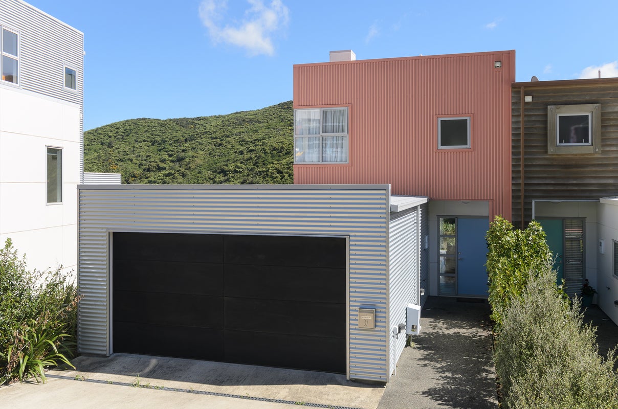 37 Saddleback Grove, Karori, Wellington - Carousel 1