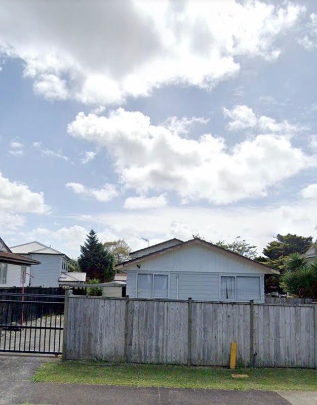 16 Becker Drive, Weymouth, Auckland - Carousel 1