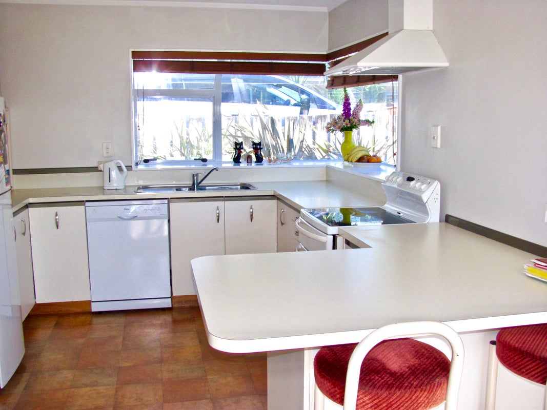 48A Martin Road, Paraparaumu Beach, Paraparaumu - Carousel 2
