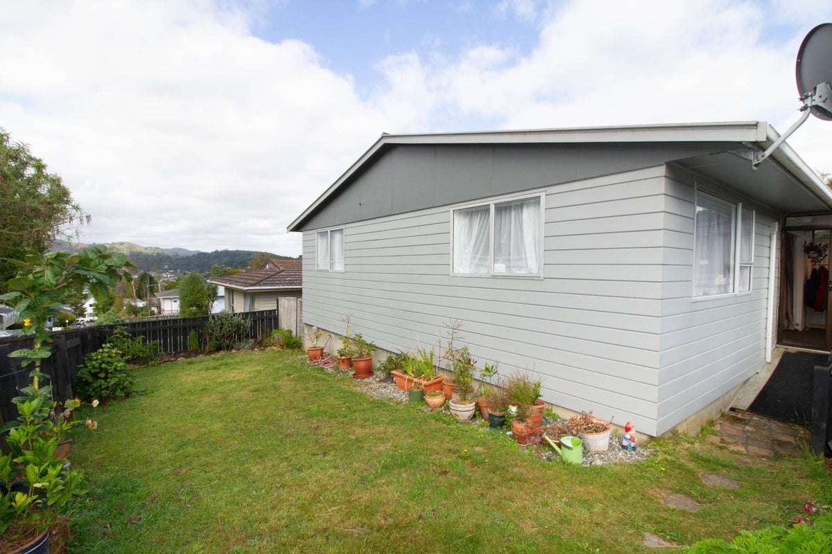55A Lord ST, STOKES VALLEY, LOWER HUTT - Carousel 14