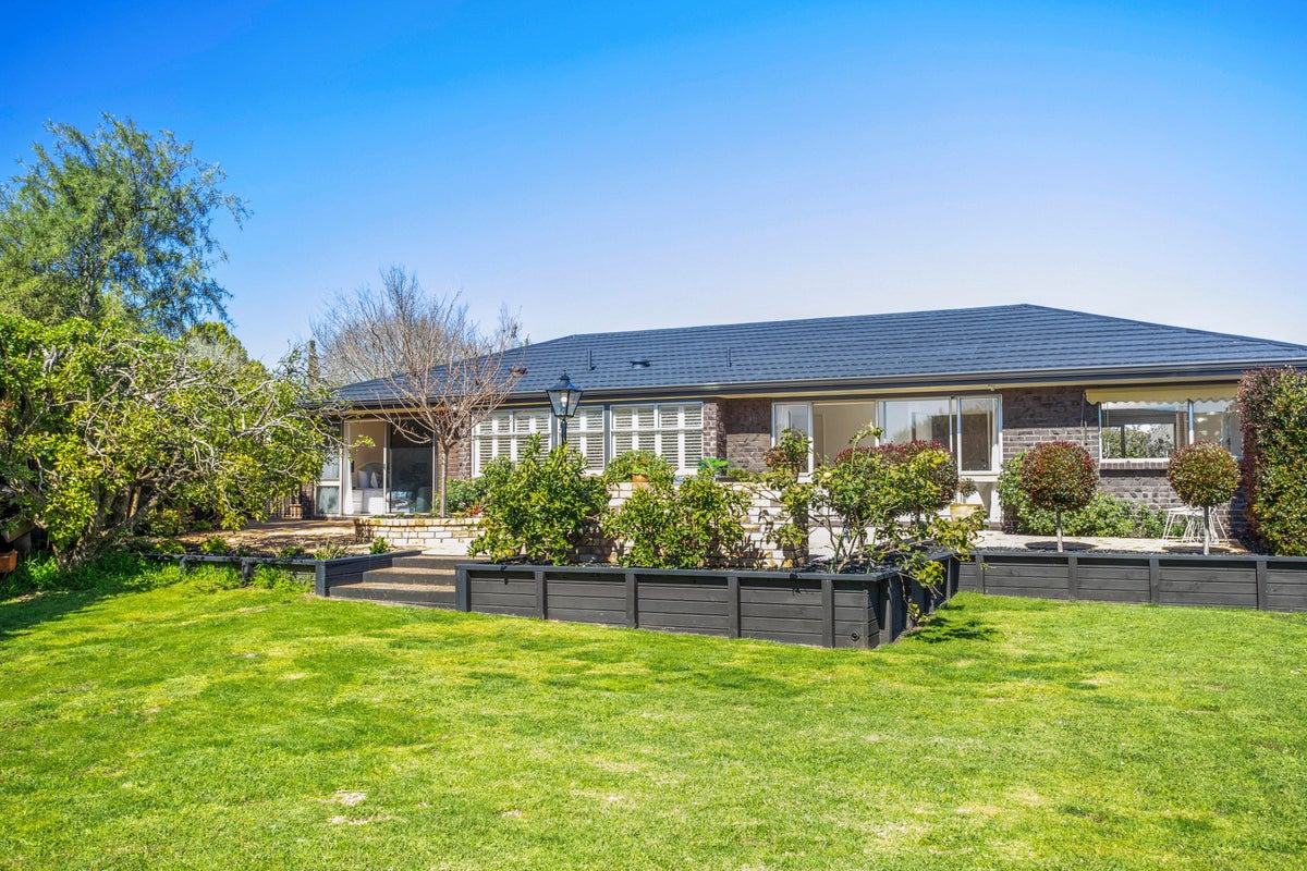 8 Beaconview Rise, Farm Cove, Auckland - Carousel 1