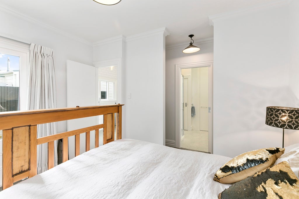 34 Derwent Street, Island Bay, Wellington - Carousel 10