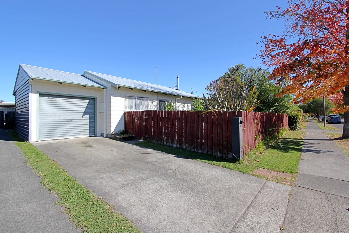 25A Lyttelton Crescent, Tamatea, Napier - Carousel 2