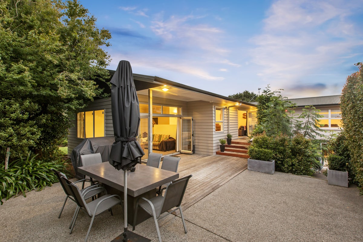 34 Pukerangi Crescent, Ellerslie, Auckland - Carousel 1