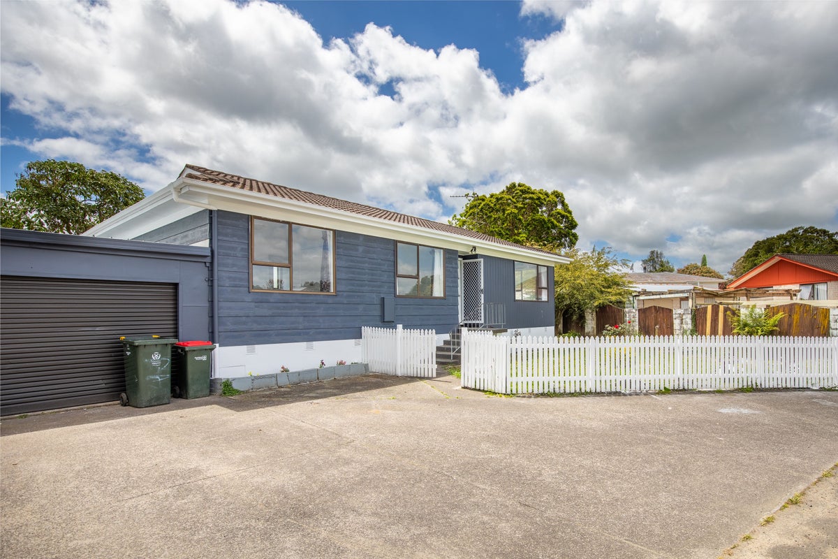 1/12 Limond Street, Randwick Park, Auckland - Carousel 1