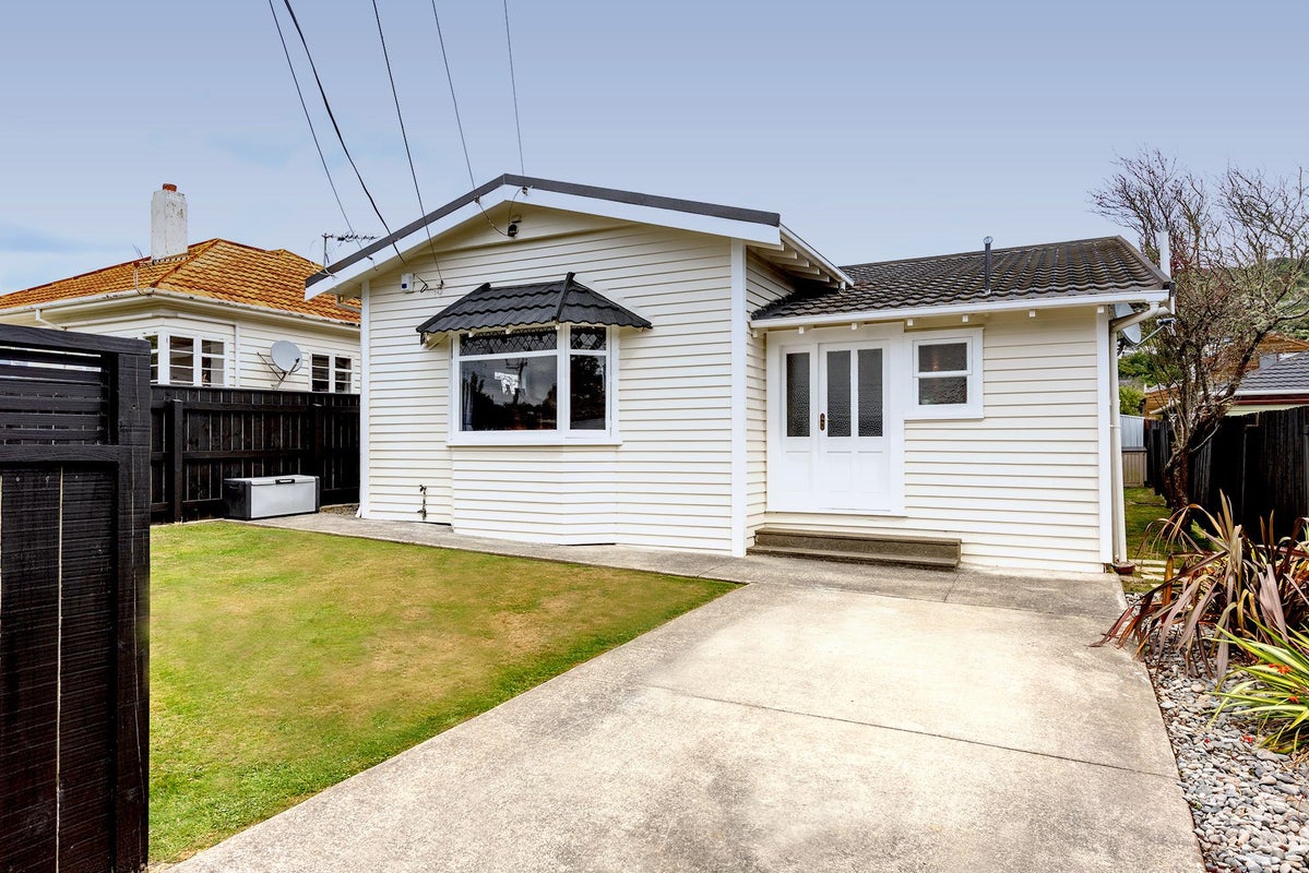 11 Atua Street, Johnsonville, Wellington - Carousel 2