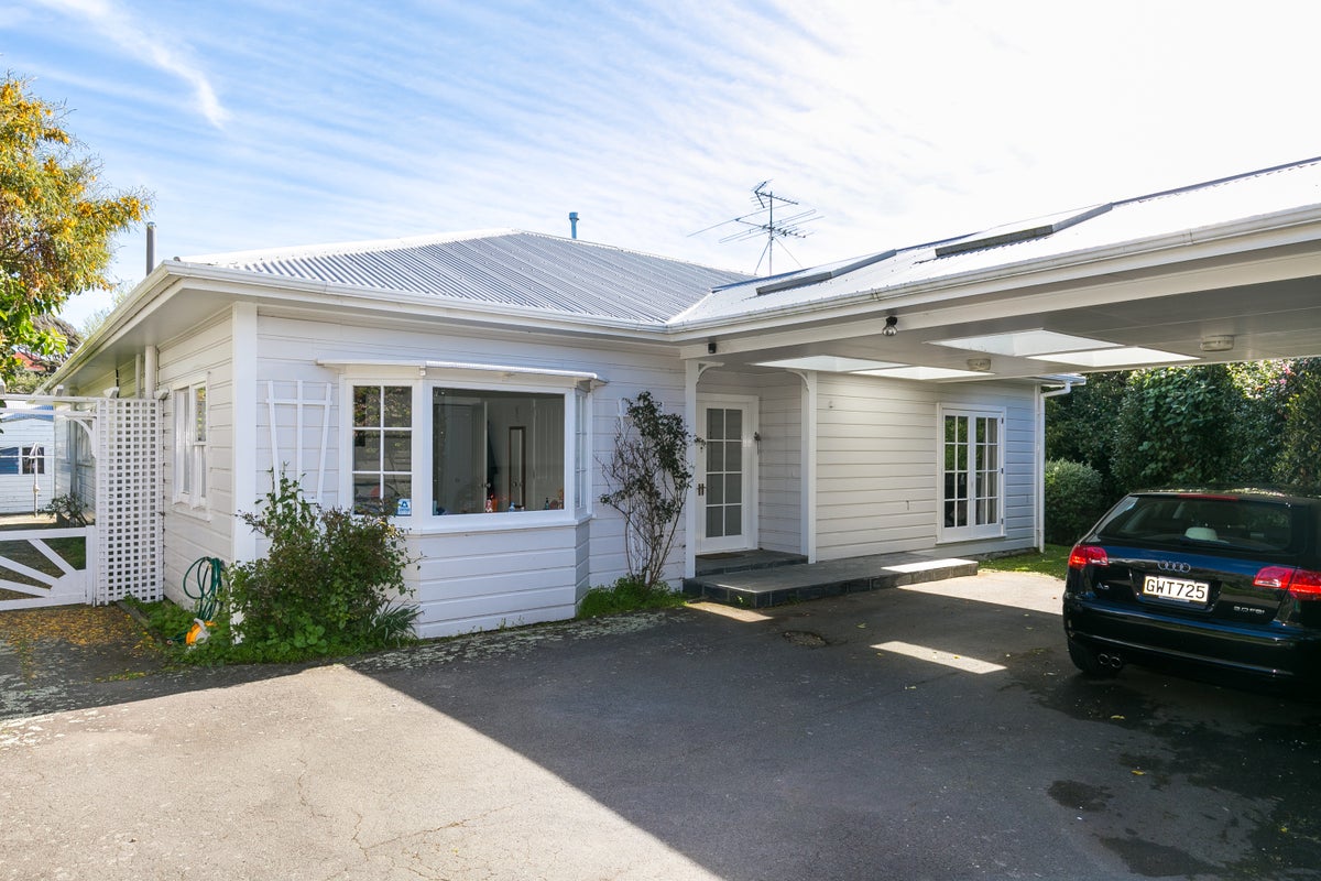 44 Cashmere Avenue, Khandallah, Wellington - Carousel 2