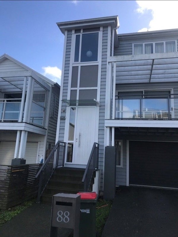 88 Arrowsmith Drive, Flat Bush, Auckland - Carousel 1