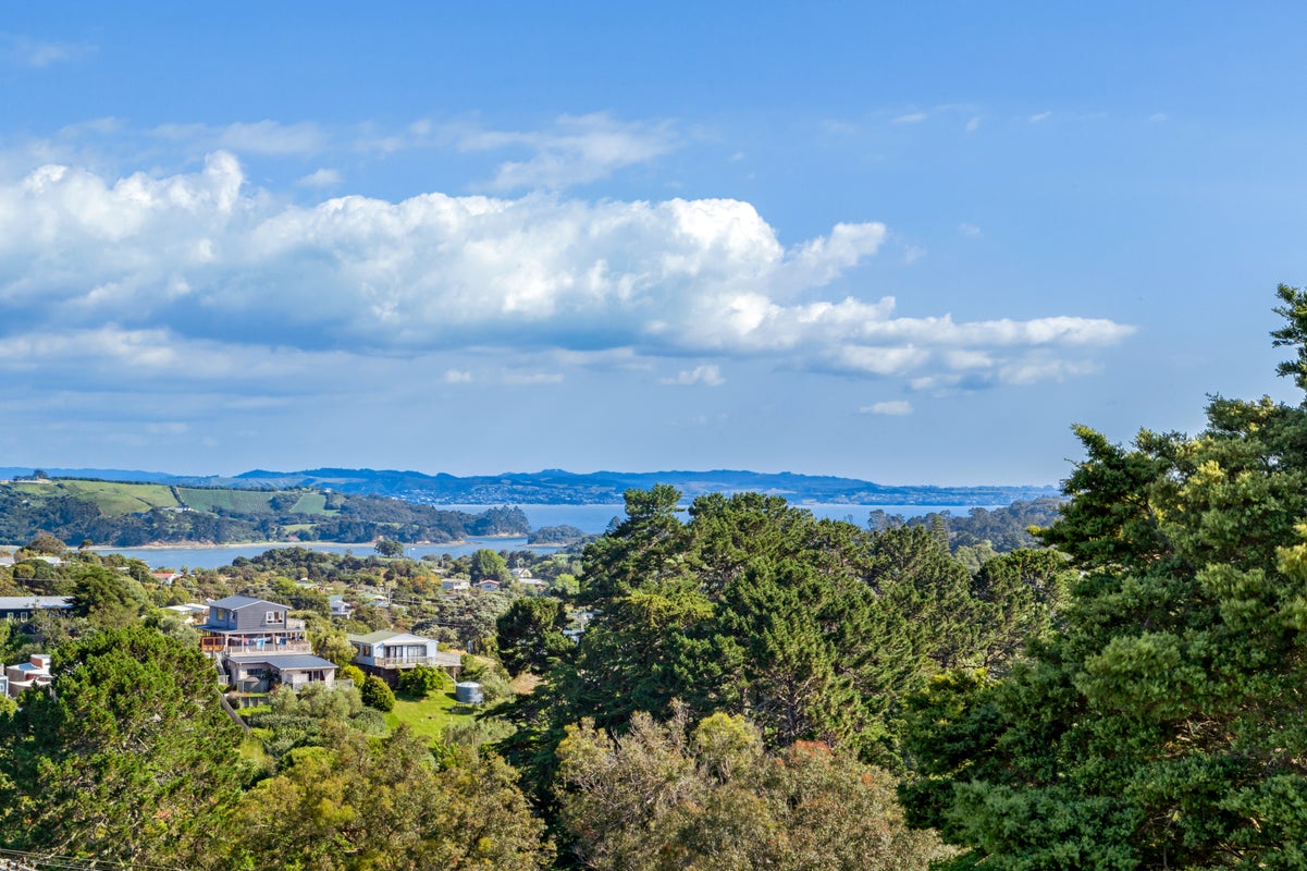 66 Pacific Parade, Surfdale, Waiheke Island - Carousel 2