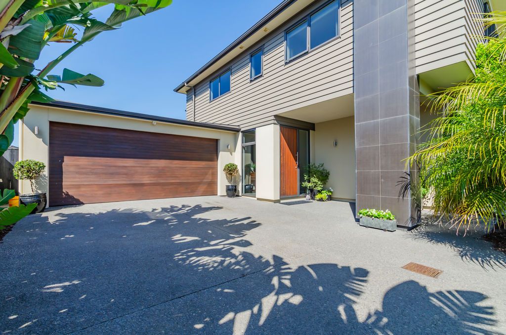 18 Corsica Way, Karaka, Papakura - Carousel 2