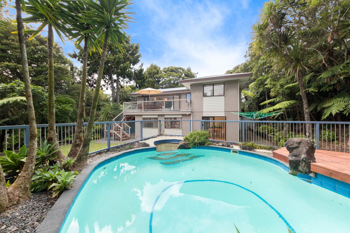 20 Turanga Road, Henderson Valley, Auckland - Carousel 1