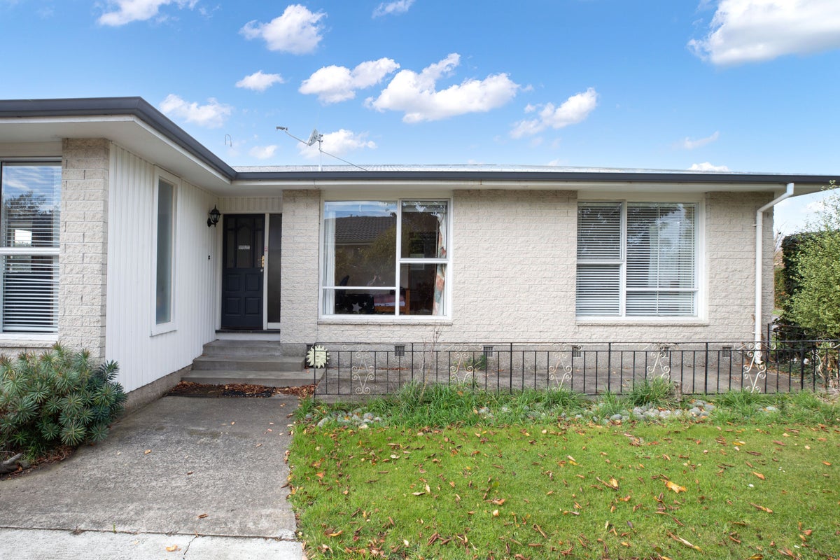 44 Sarabande Avenue, Redwood, Christchurch - Carousel 1