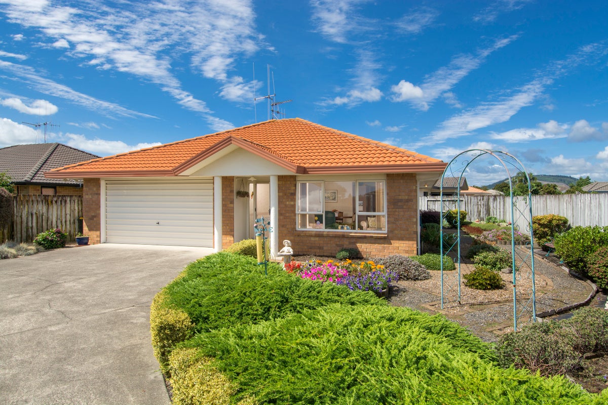 34 Ocean Crest, Papamoa Beach, Papamoa - Carousel 1