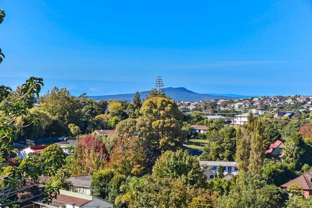 1/20 Limmer Place, Browns Bay, Auckland - Carousel 2