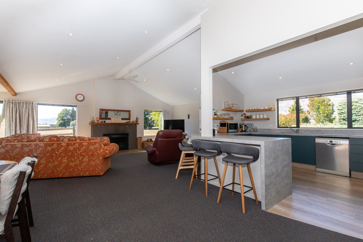 228 Stone Street, Wanaka - Carousel 30