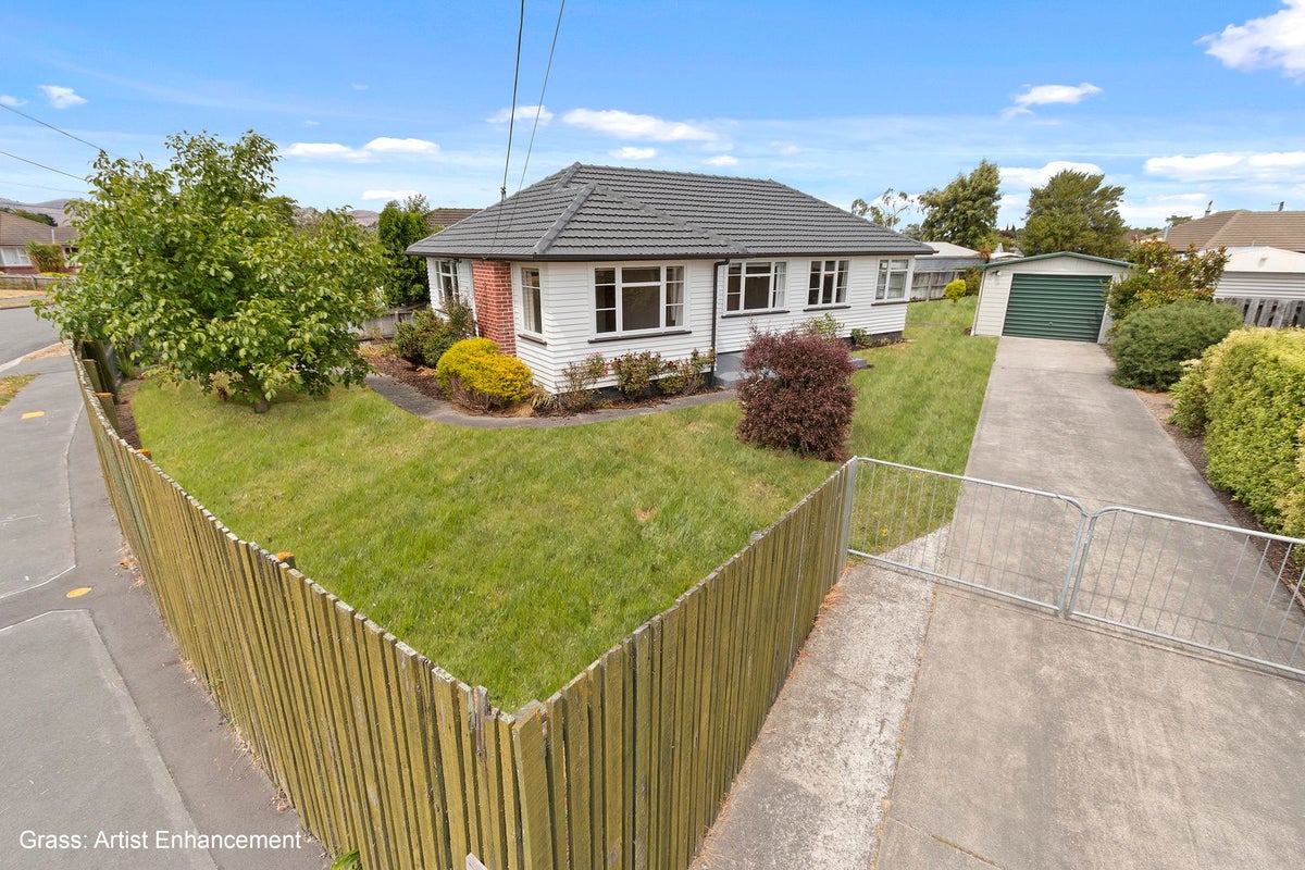 43 Vancouver Crescent, Wainoni, Christchurch - Carousel 2