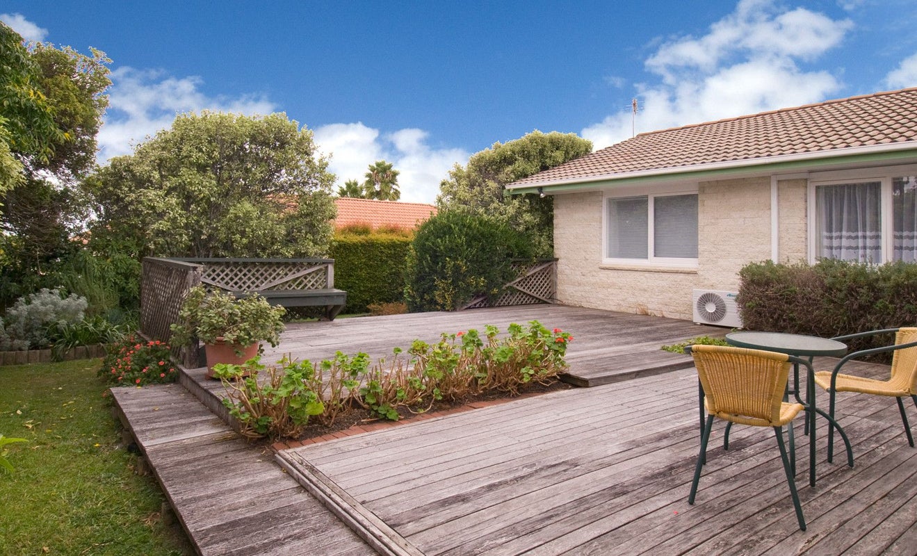 11 Culver Terrace, Howick, Auckland - Carousel 21